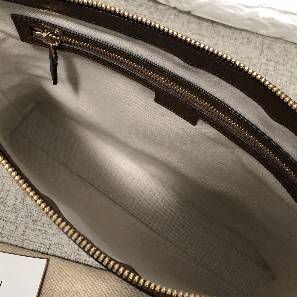 NEW GUCCI 726833 GG Supreme Canvas Interlocking G Messenger bag