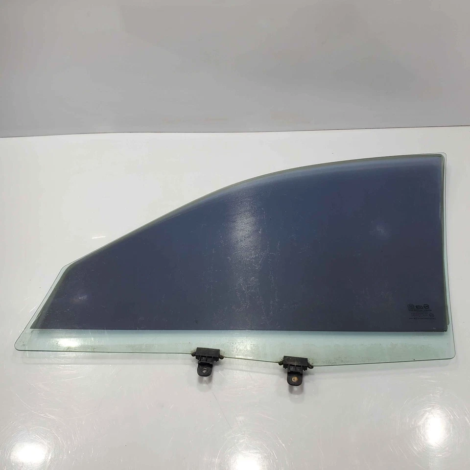 2002-2005 HYUNDAI SONATA FRONT RIGHT PASSENGER WINDOW GLASS OEM USED - Image 2 of 4