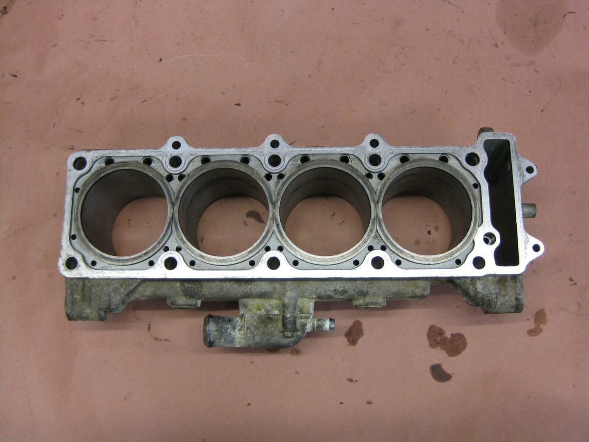 1999 Kawasaki Ninja ZX-9R ZX900 ZX9R ZX Cylinder Block Cyl Jug