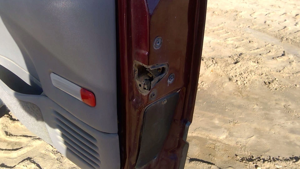 Pestillo de puerta delantera derecha para pasajero Chevy Tahoe 1995-2000 con conjunto de varillas/cables Foto 3 de 4