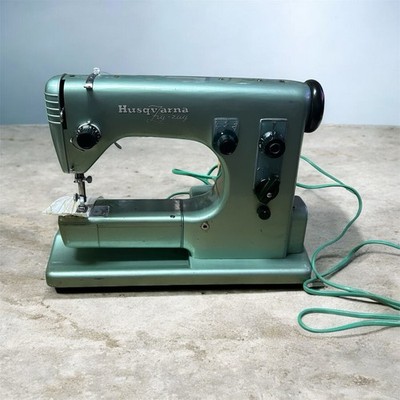 Antique Husqvarna ZIG-ZAG 220 V, Sewing Machine VIKING ,Free Arm