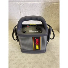 FOR PARTS EverStart Maxx VEC010E Jump Starter with Reverse Polarity Alarm 700AMP