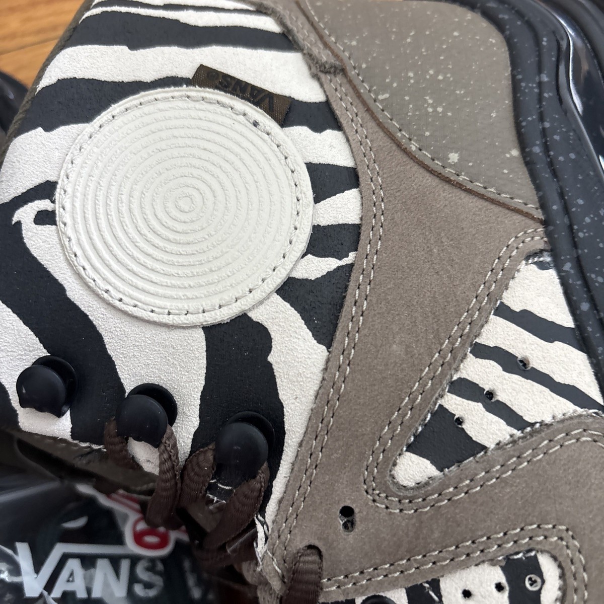 Vans Vault x Taka Hayashi Amazon Trail V3 LX \'Zebra\' Hiking Boots Men\'s Size 9 Vans Vault x Taka Hayashi Amazon Trail V3 LX  main image 2