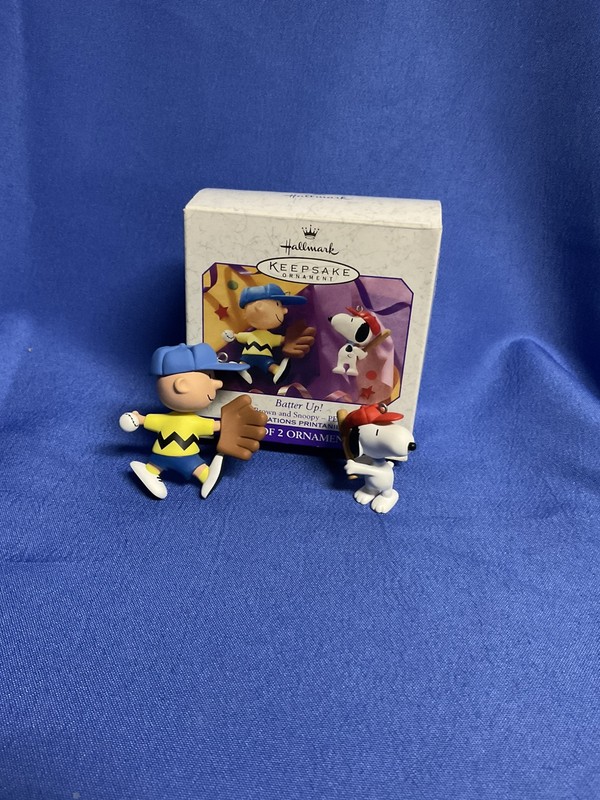Hallmark Keepsake Ornament SNOOPY Batter Up!