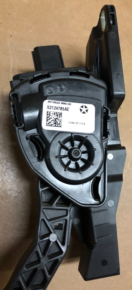 Dodge Durango 2013 pedal de acelerador (52124785AE) 2011-2021 Foto 3 de 4