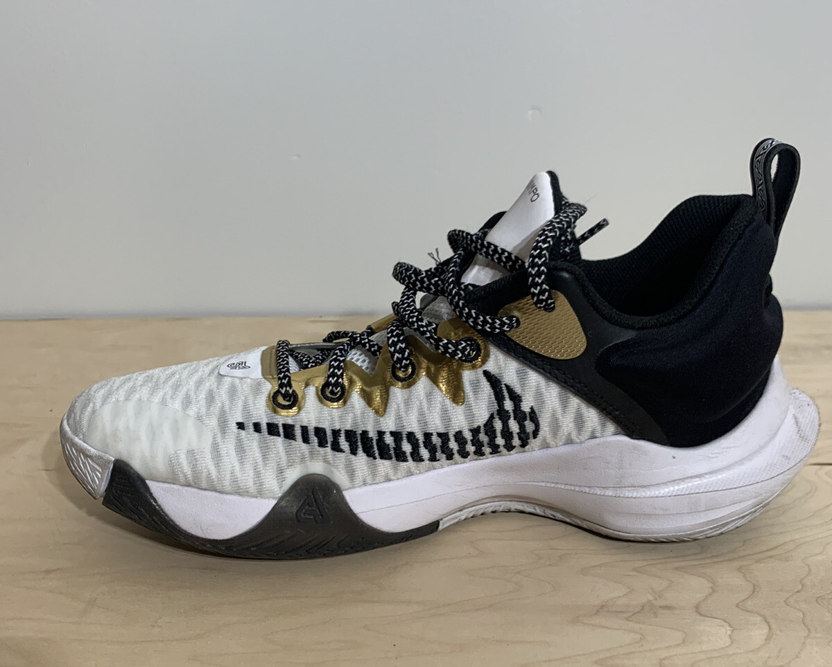 Men's Nike Giannis Immortality Championship White Gold