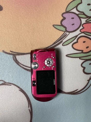 Sony Cyber-shot DSC-P200 7.2MP 3x Optical Zoom CCD Digital Camera - Red - Picture 8 of 12