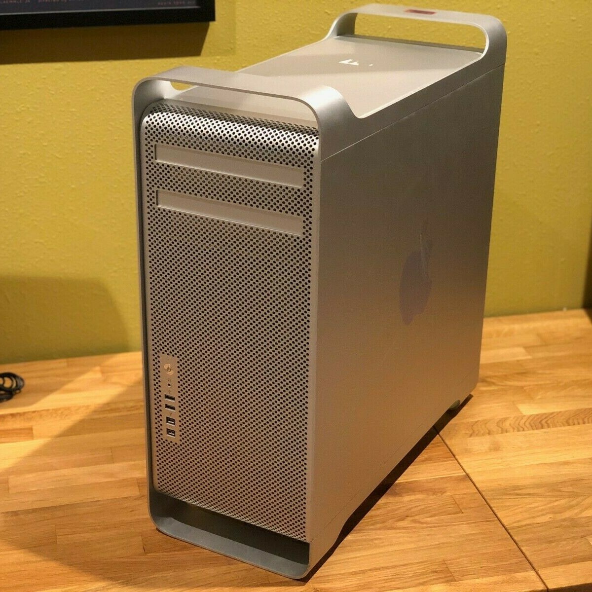 Apple Mac Pro 5,1 2 x 2.66 GHz 6-Core Intel Xeon and 23 Apple Mac Pro 5,1 2 x 2.66 GHz 6-Core Intel Xeon and 23