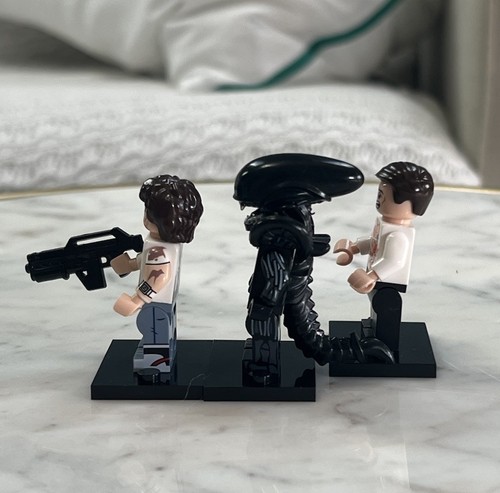 Lego Alien Custom Printed Minifigure Lot Ripley and Xenomorph - Picture 2 of 2