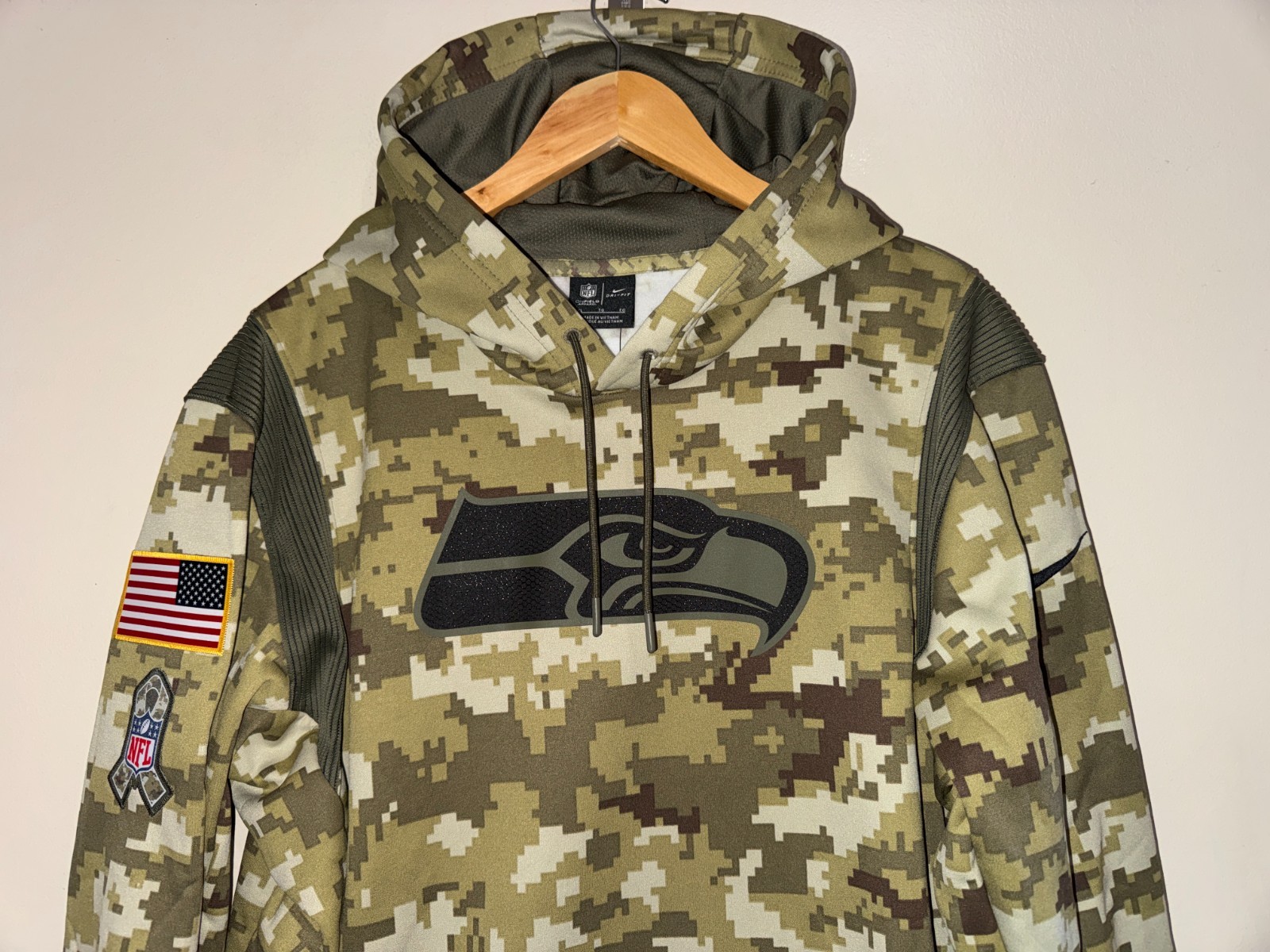 Nike Seattle Seahawks Team Issue Salute To Service Hoodie NFL Sideline Mens 2XL thumbnail 2