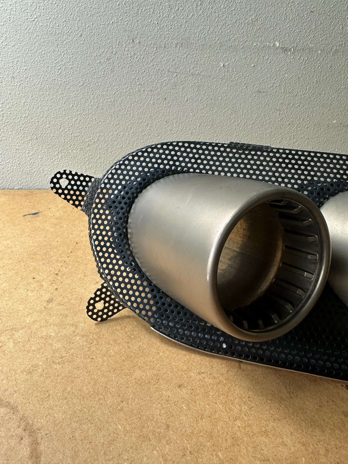 2019-2021 FERRARI ROMA LEFT EXHAUST TIPS OEM 922164