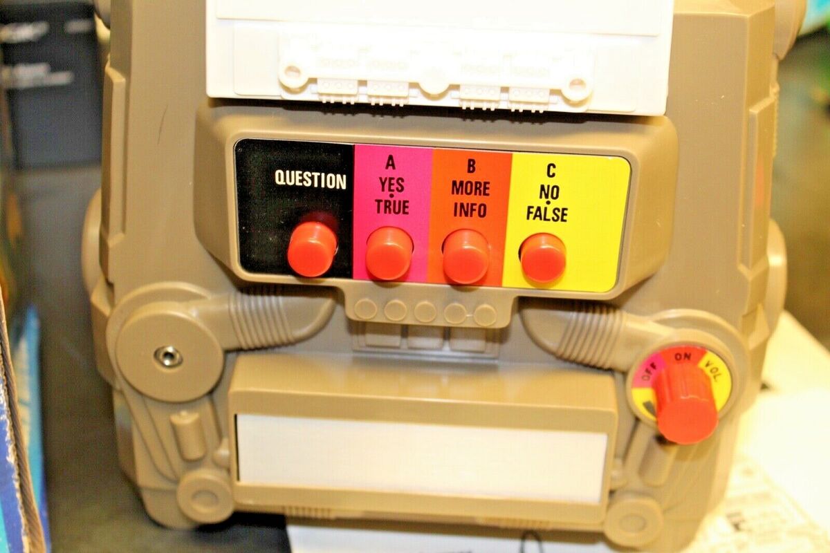 VINTAGE 1970'S TYPE 2 MEGO TOY 2XL TALKING ROBOT W/ 8 EIGHT VINTAGE 1970'S TYPE 2 MEGO TOY 2XL TALKING ROBOT W/ 8 EIGHT