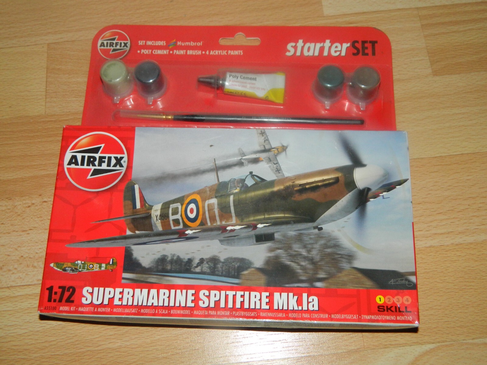 Airfix A55001 Supermarine Spitfire Mk.Vc 1:72 Scale Model Starter Set