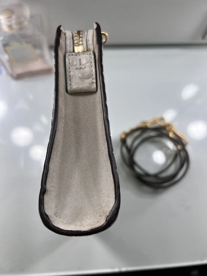 Cartera de hombro Tory Burch de cuero en relieve de cocodrilo $ 149 Dlls usada Foto 4 de 4