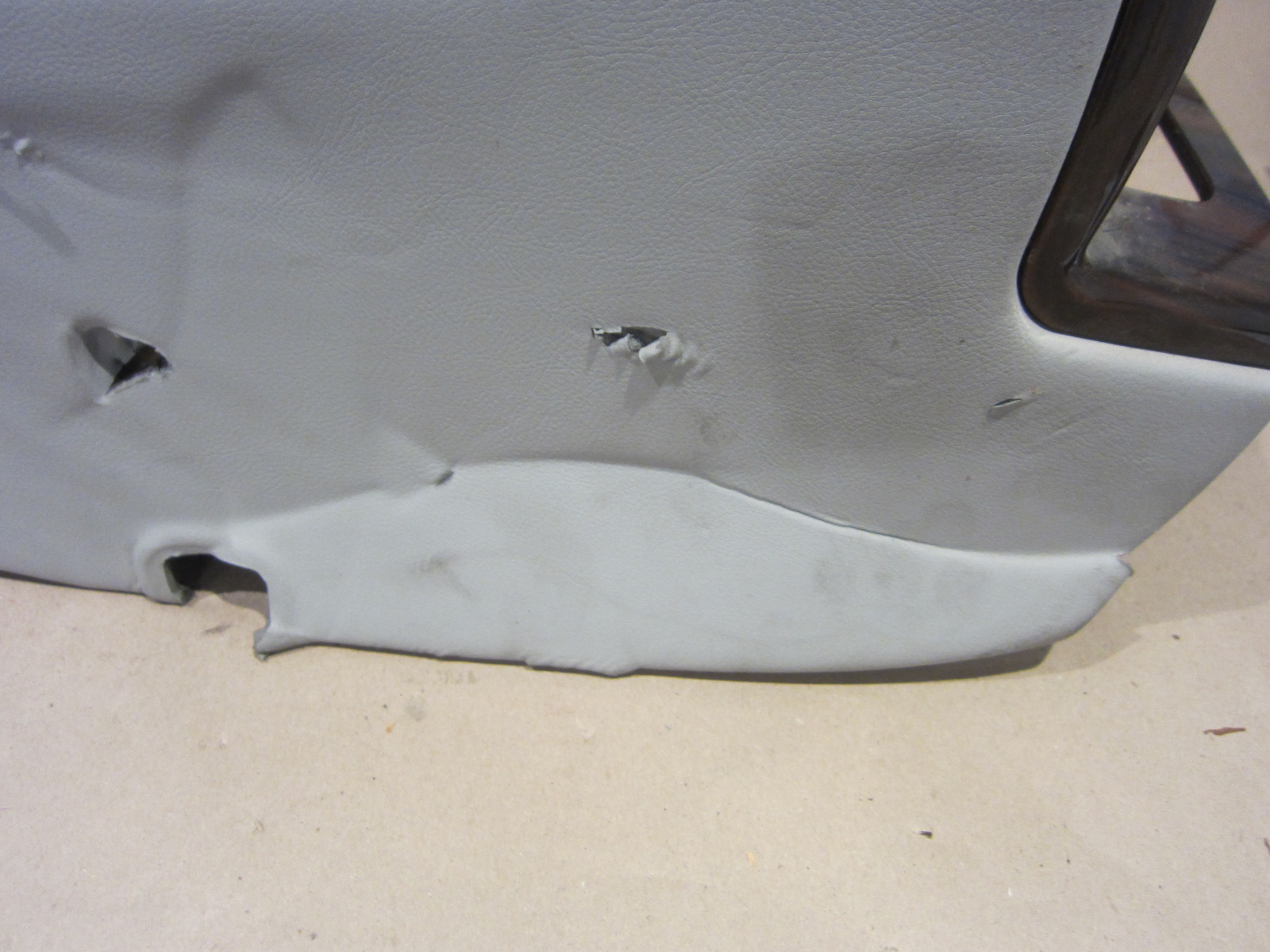 Maserati Quattroporte - Tunnel Cover Console Grey - P/N 981432408