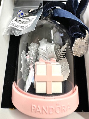 PANDORA limited edition 2019 HOLIDAY Christmas Tree