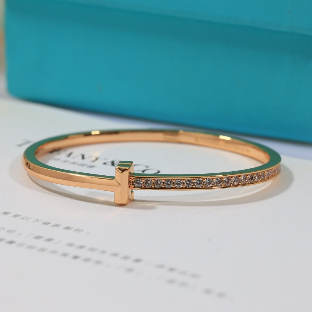 TIFFANY&Co Rose gold T bracelet size 17