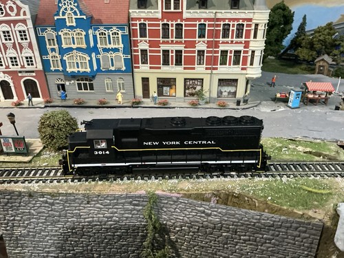 Locomotora diésel Atlas Master New York Central GP-40 8928 escala HO DCC lista | Zustand: Used