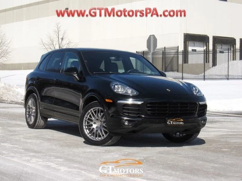 2017 Porsche Cayenne Platinum Edition AWD Image 1 of 2