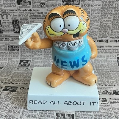 Vintage Garfield  Read All About It  Enesco Figurine 1981 Hard to Find