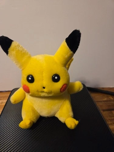 Vintage 1998 Nintendo Pokémon Pikachu 8" Washable Plush Stuffed Animal Toy