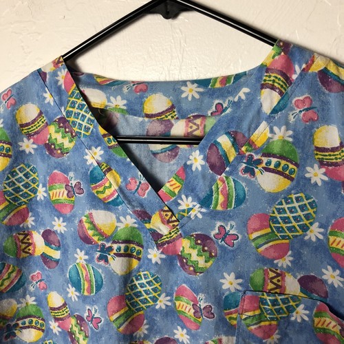 Handmade Easter Egg Scrub Top Size Small/Medium Short Sleeve Glitter Butterfly - Picture 2 of 5