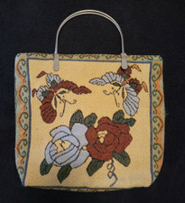 Vintage woven handbag - flowers