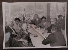 Hans Rosenthal mit Prominenz Fernsehturm Stuttgart orig.  Fotos um 1954