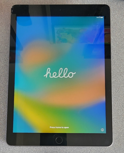 Apple iPad 5th Gen. A1822 32GB Black/Space Gray 9.7" Touchscreen Tablet iOS 16