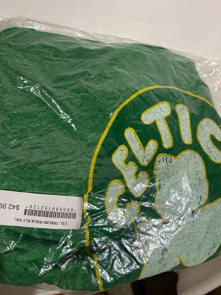 *NUEVO CON ETIQUETAS* Camisa verde manga 3/4 para hombre Boston Celtics. Talla XXL. Reg $43 Foto 4 de 4