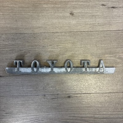 70-74 For Toyota Corolla E20 Levin Coupe Deck Lid Emblem 75441-12041 Plastics