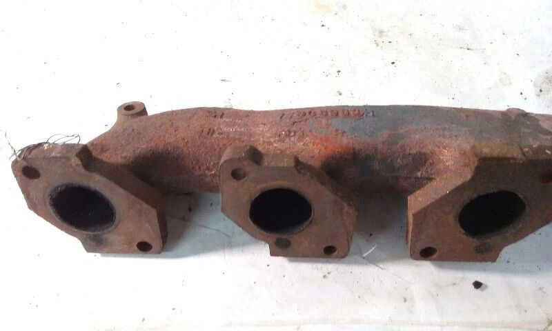 Colector de escape derecho pasajero Volvo 760 83-87 motor B280F Foto 3 de 3