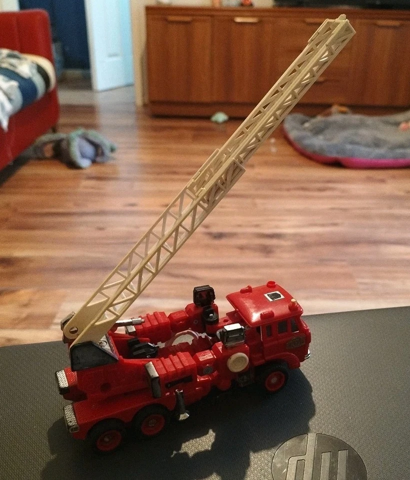 Transformers G1 INFERNO FIRE ENGINE AUTOBOT TARGETMASTER 1985 Free UK PP VINTAGE - Image 4 of 4