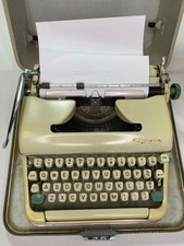 Olympia Deluxe Portable Sm5, German Typewriter Tested Works thumbnail