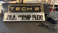 Tech 21 Fly Rig 5 V1 Reverb Delay and Gain Pedal for Guitar Bass w Box and Power