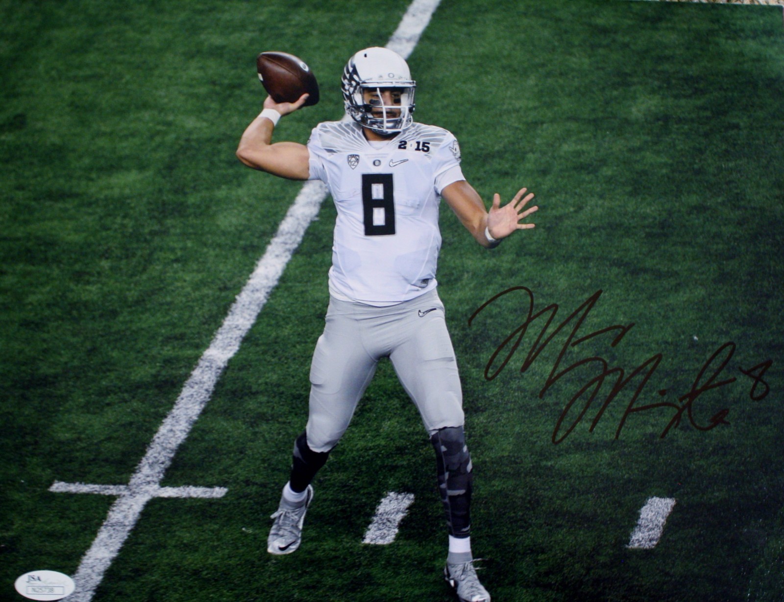 Autographed Signed Marcus Mariota 11x14 University of Oregon Photo - JSA COA 