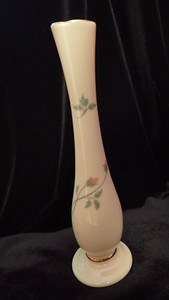 Lenox Bud Vase 7" Manor Rose
