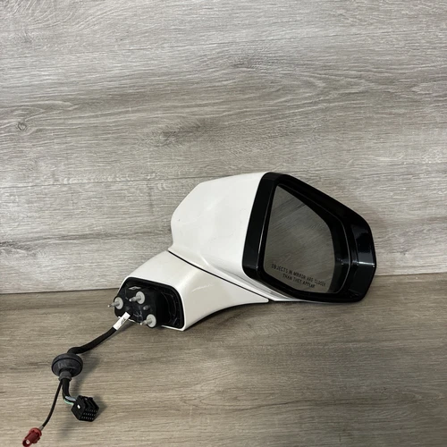 2019-2021 Cadillac XT4 RH Passenger Side Door Mirror W/camera OEM