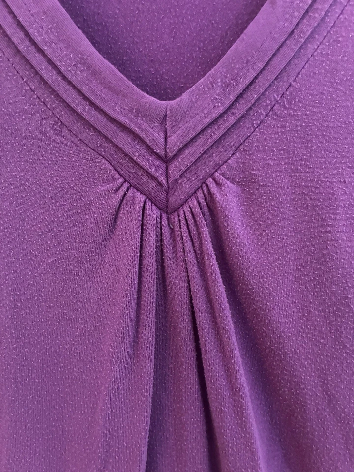 Vestido Gilligan & O'Malley Mujer Púrpura Sólido Modal Plisado Cuello en V Manga Corta M Foto 4 de 4