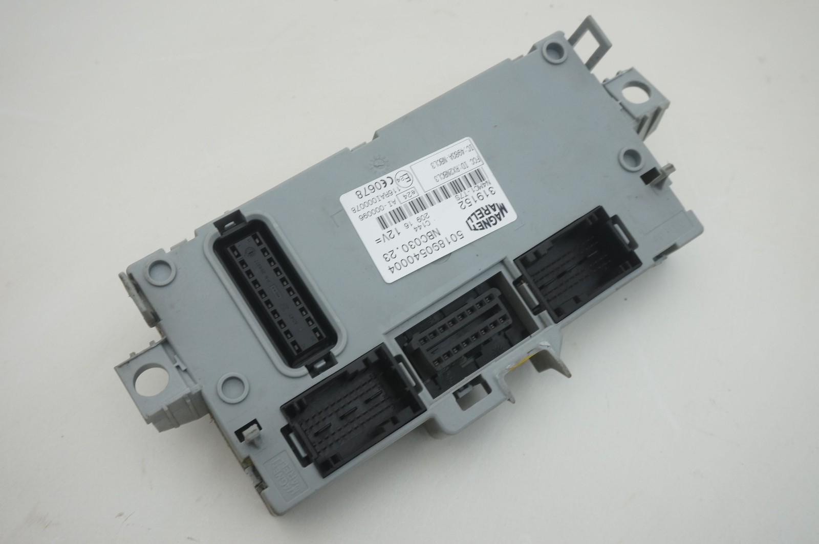 BCM Body Computer Control Module Unit OEM 319152 Ferrari 488 Spider 2017 *Note