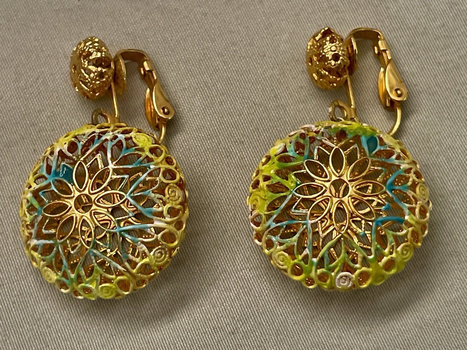 Vtg Pair Filigree Gold Tone Clip-On Earrings Cushion  Sphere Touched W/Color