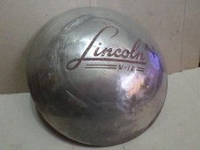 1941 Lincoln V12 Hubcap