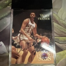 Topps NBA Legends Stars Walt Frazier #117 New York Knicks Autographed Card