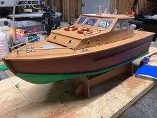 KNK PC 404 Barca da crociera elettrica R/C Cabinato