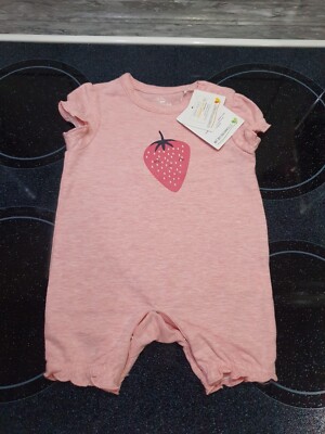 Rosaner kurzer ''Erdbeere'' Romper - Gr.56 - Topomini - neu mit Etikett