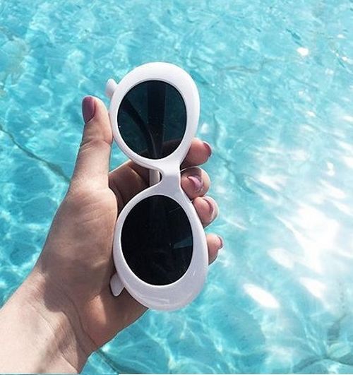 Photochromic Oval Sunglasses-White Black Uv400 Polycarbonate  display picture 3