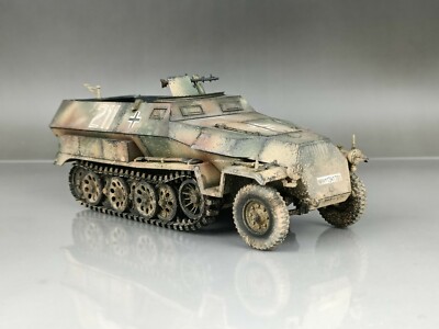 1/35 Built WWII German Sd.Kfz.251 Ausf.C Half-track Personnel