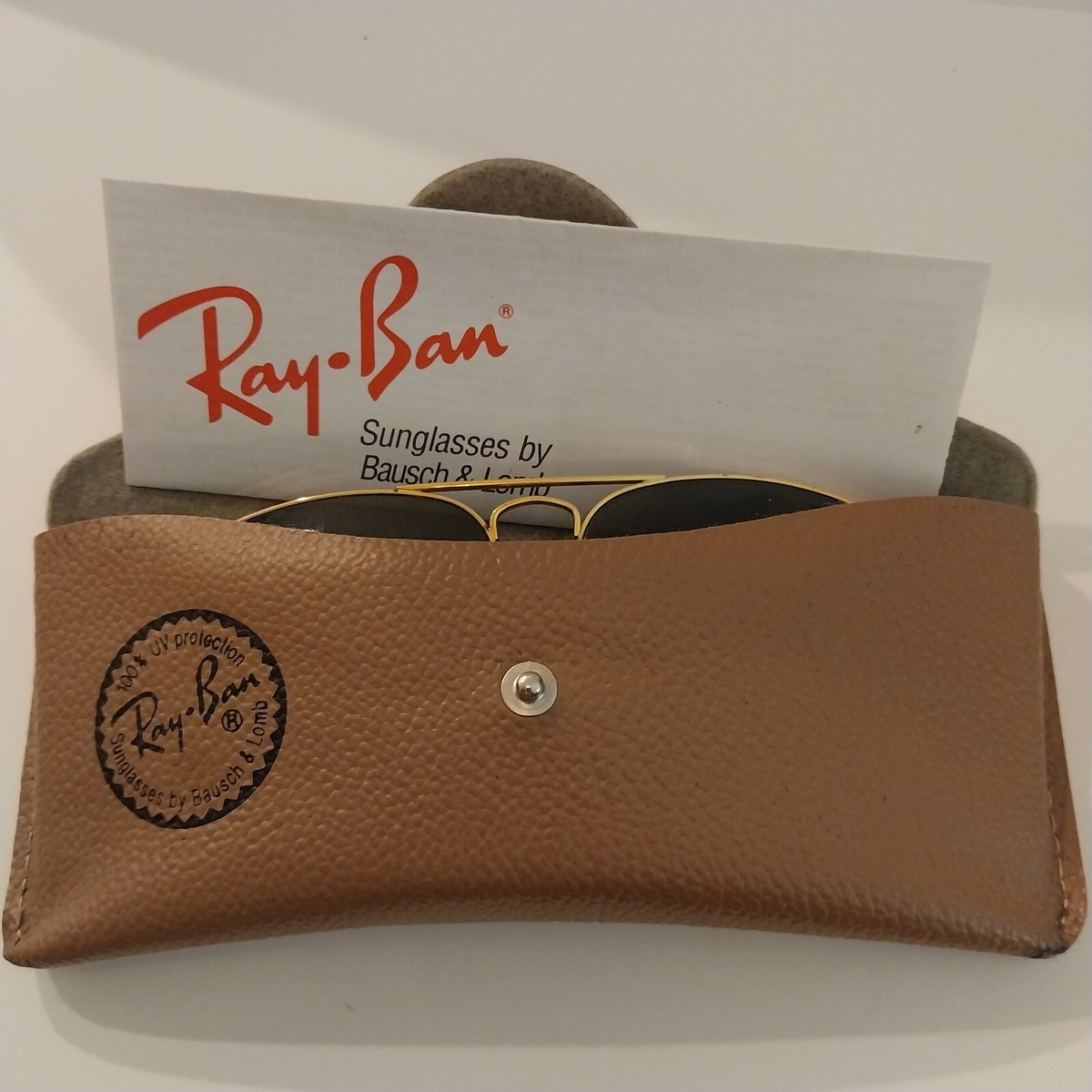 VINTAGE 1970's BAUSCH & LOMB RAY-BAN AVIATOR SUNGLASSES GOLD