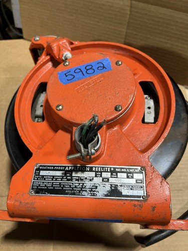 Weather Proof Appleton retractable electric extension cord reel  Reelite RL-103