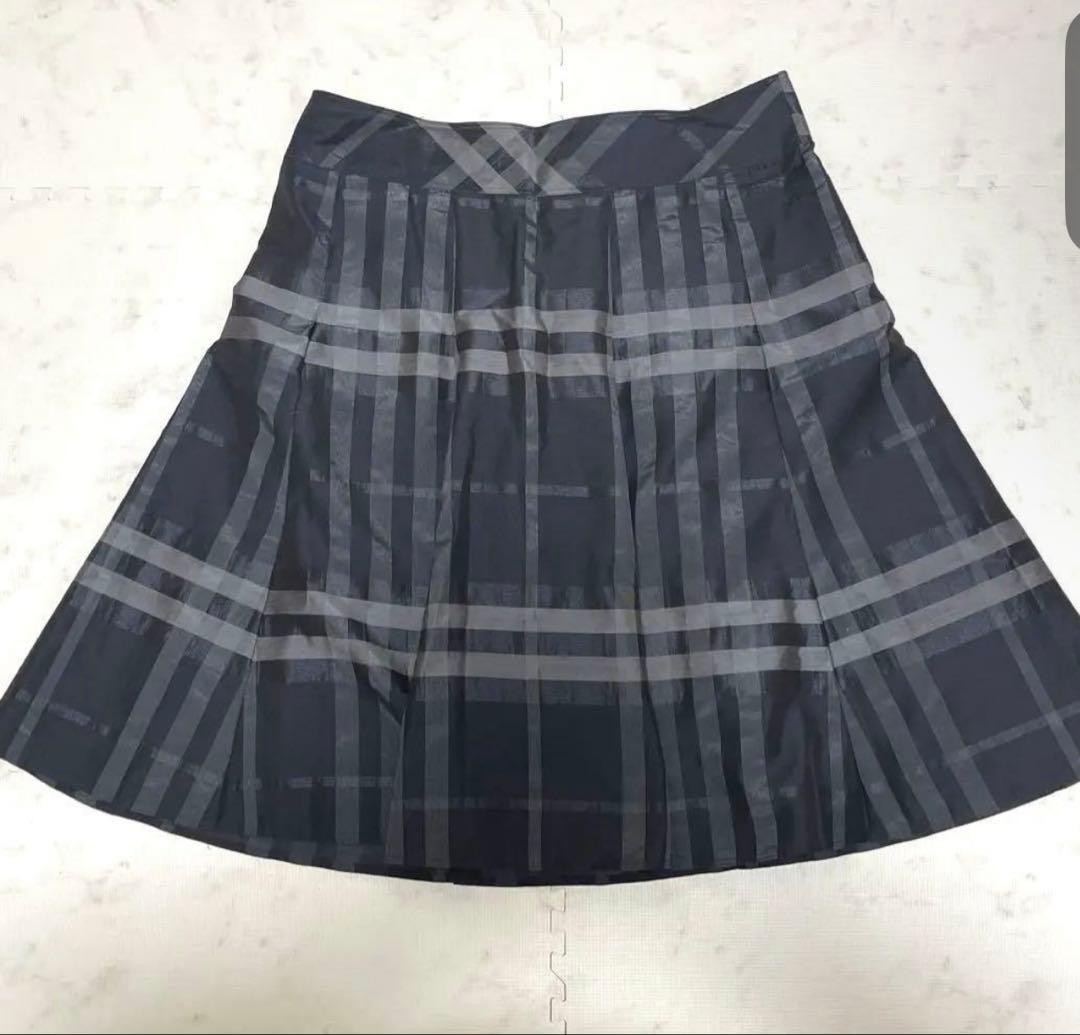 BURBERRY LONDON Check Silk Tuck Flare Skirt Size 40 Large Women’s Fashion